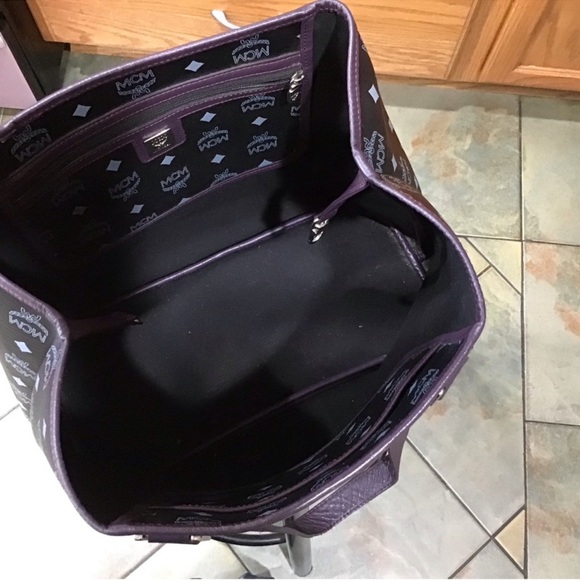 EUC MCM Princess Lion Tote - Picture 8 of 8